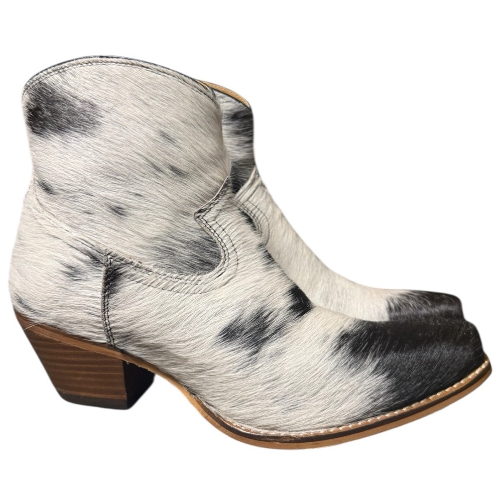 MYRA Handmade Real Cowhide Western Ankle Boots (New without tags)